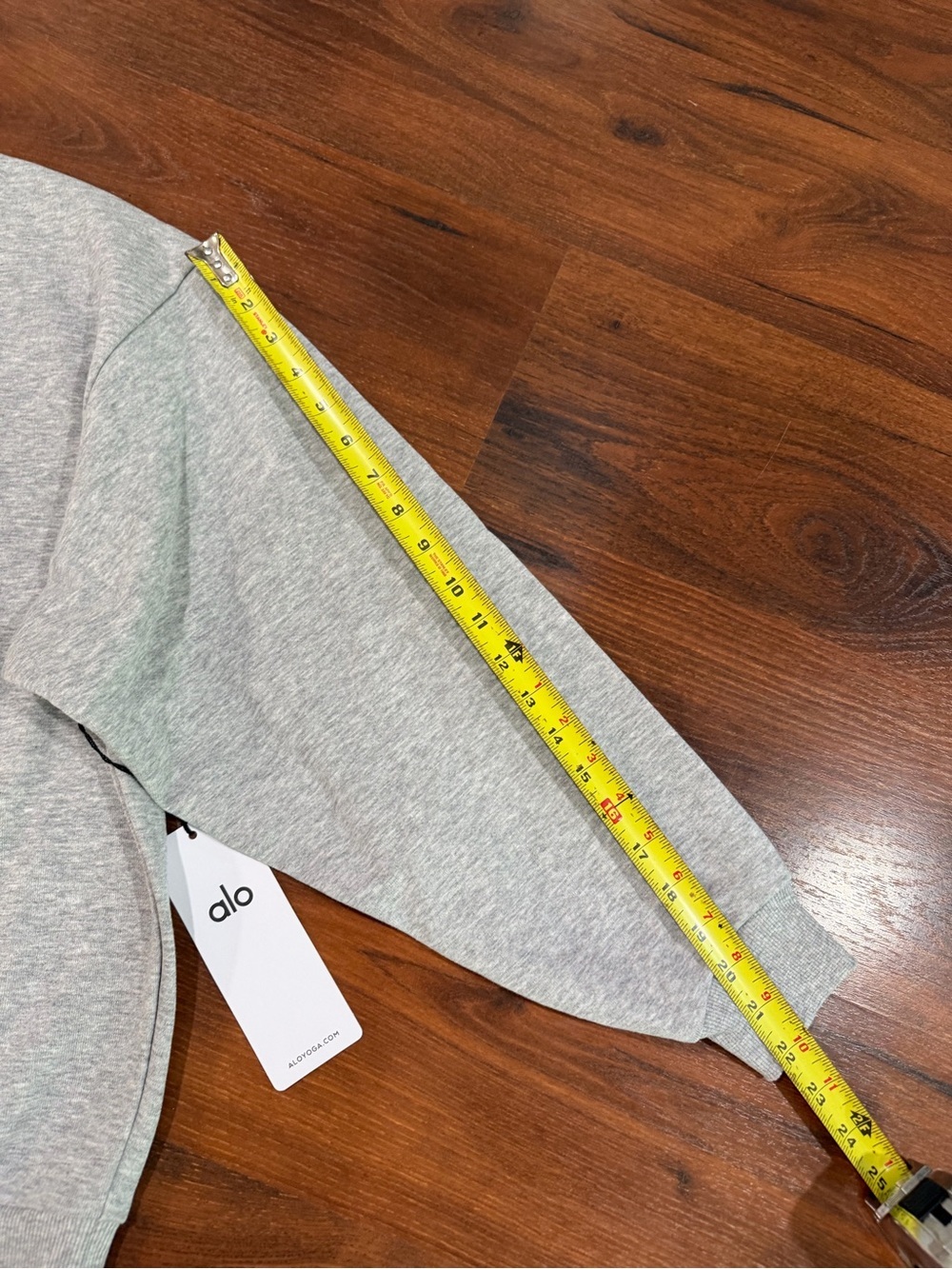 NWT Alo Yoga Accolade Crew Neck Pullover in Athletic Heather Grey, Size M - Picture 8 of 9